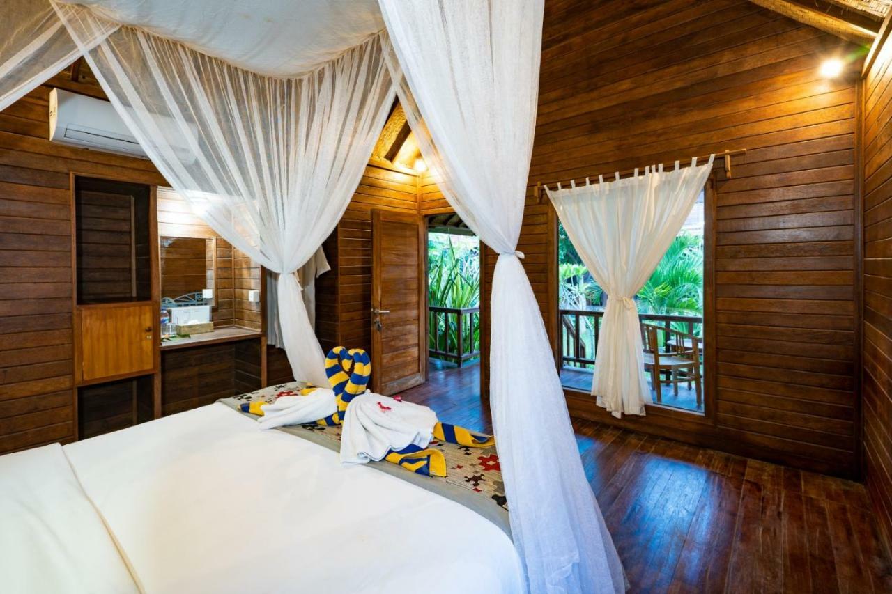Dream Beach Inn นูซาเลมโบงัน ภายนอก รูปภาพ