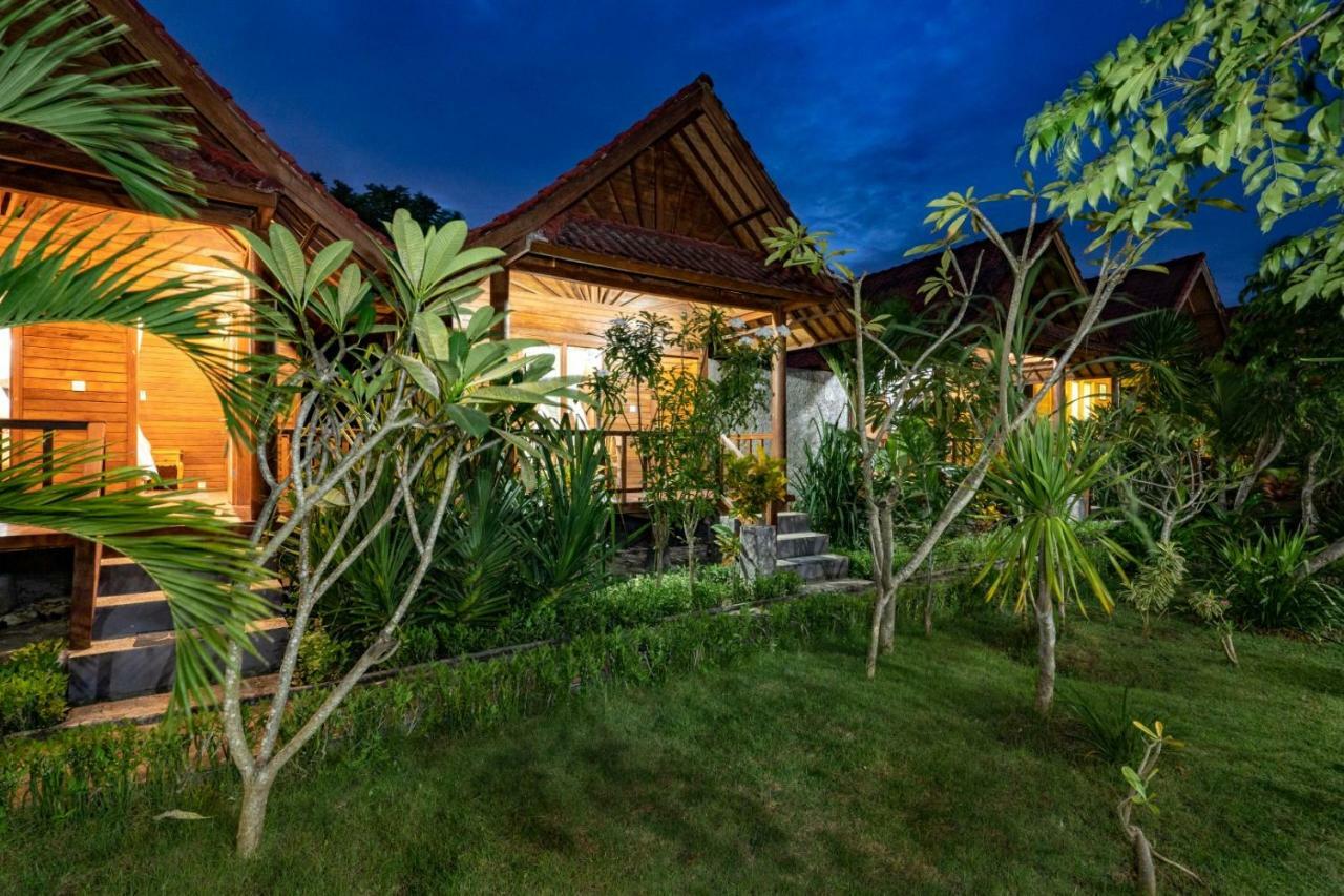 Dream Beach Inn นูซาเลมโบงัน ภายนอก รูปภาพ