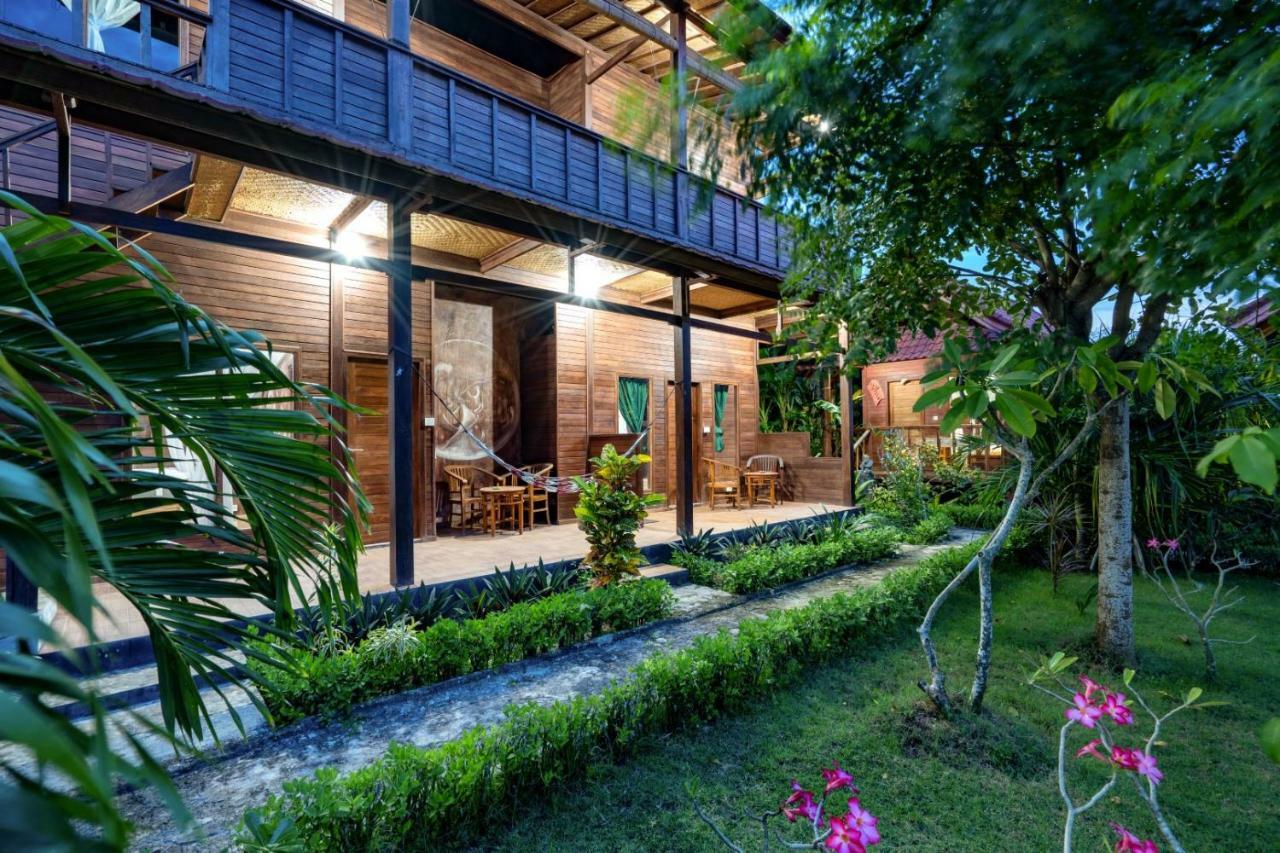 Dream Beach Inn นูซาเลมโบงัน ภายนอก รูปภาพ